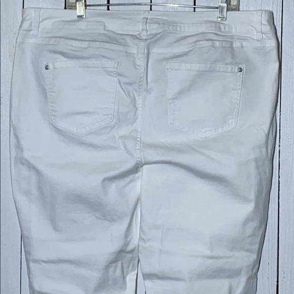 Cato Women’s Plus White Denim Pants - Picture 8 of 15
